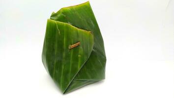 bakmi kuning, typique indonésien nourriture, fabriqué de blé farine isolé Contexte photo