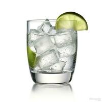 Gin Tonique verre de l'eau avec la glace isolé sur blanc Contexte. ai généré photo