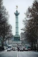 iconique colonne de liberté à endroit de la bastille, Paris photo