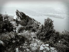 majestueux beauté noir et blanc photo de bosse du bavarder Montagne dans savoie