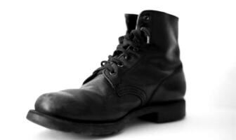 ancien français armée noir cuir chaussure photo