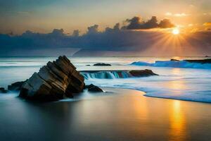 le Soleil ensembles plus de le océan et vagues s'écraser dans rochers. généré par ai photo