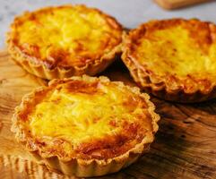 mini Quiche lorraine avec Cheddar fromage photo