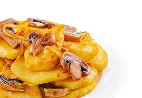 frit patates avec frit champignons et oignons photo