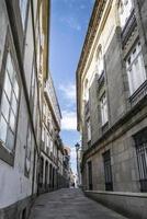 Scène de rue dans la vieille ville de santiago de compostelle en espagne photo