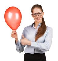 fille avec le ballon montre que tout va bien photo