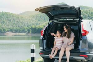 été vacances content mère et fille ayant amusement. le concept de famille sur vacances et Voyage. photo