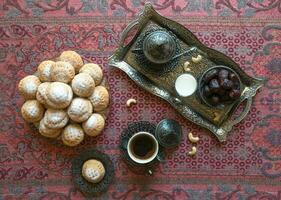 arabe bonbons, de fête arabe biscuits. photo