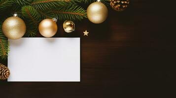 Vide blanc salutation carte avec Noël décoration autour le carte, copie espace photo