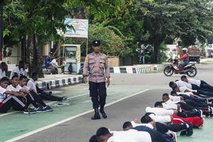 sorong, papouasie occidentale, indonésie 2021- candidats sous-officiers de la police indonésienne photo