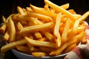 une alléchant proche en haut de doré, croustillant français frites ai généré photo