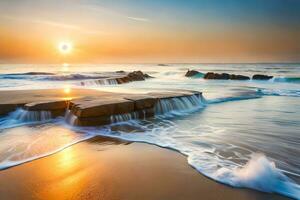 une magnifique le coucher du soleil plus de le océan avec vagues s'écraser dans le rive. généré par ai photo