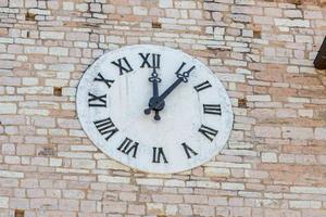 horloge d'une église photo