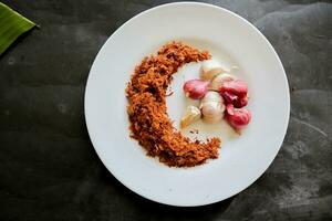 bon fabriqué de Viande, haché Viande vaisselle fabriqué avec marron sucre et séché, conservé nourriture. indonésien asiatique nourriture photo