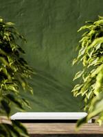 3d granit afficher podium avec vert plante sur en bois table contre vert mur. 3d le rendu de réaliste présentation pour produit publicité. 3d minimal illustration. photo