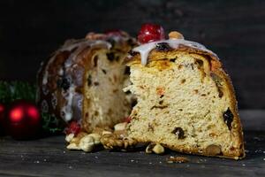 panettone avec des fruits pour Noël photo