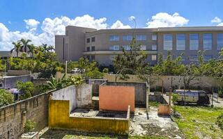 moderne bâtiments et architecture hôtels appartements playa del Carmen Mexique. photo