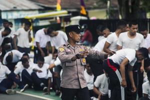 sorong, papouasie occidentale, indonésie 2021- candidats sous-officiers de la police indonésienne photo