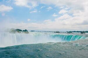 le beauté et imponence de niagara chutes dans Canada photo