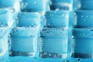la glace cubes aligné, brillant avec gouttelettes, contre une serein bleu toile de fond ai généré photo