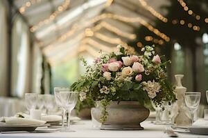 fleurs décoré table dans une salle préparé pour une cérémonie, ai génératif photo