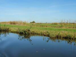 le petit village de giethoorn dans le Pays-Bas photo