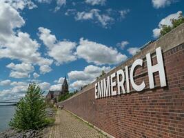 emmerich à le Rhin rivière photo