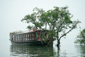 15e août 2023 tanguer haor, sunamganj, sylhet, Bangladesh. hangar à bateaux sur le haor photo