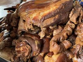 proche en haut vue de délicieux asiatique nourriture, porc rôti photo