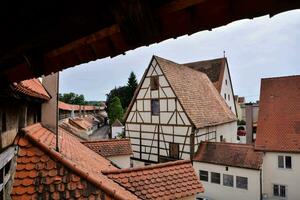 le vue de le toit de une bâtiment dans une européen ville photo