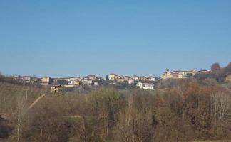 vue sur la ville de monta d'alba photo