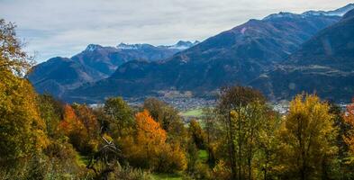 Suisse Alpes paysage dans l'automne photo