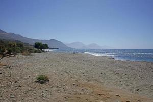 rodakino plage crète île de peristeres zone été fond covid-19 photo