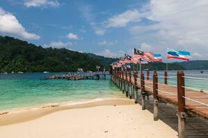 jetée de sapi île, un île de tunku abdul rahman nationale parc dans Sabah, Malaisie photo