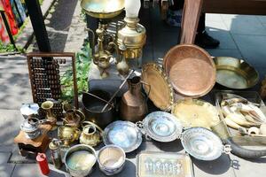 vieux et antique articles sont vendu à une Puce marché dans Israël. photo