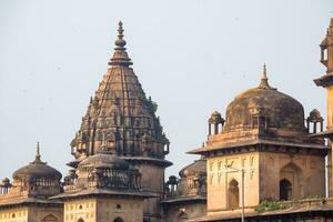 magnifique vue de orchha palais fort, raja mahal et chaturhuj temple de jahangir Mahal, orchha, madhya pradesh, jahangir mahal orchha fort dans orchha, madhya pradesh, Indien archéologique des sites photo