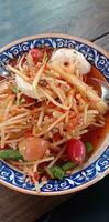thaïlandais Papaye salade avec salé Oeuf photo