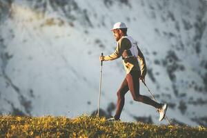 homme pendant une pelouse formation Piste photo