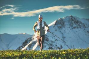 homme pendant une formation Piste avec poteaux photo