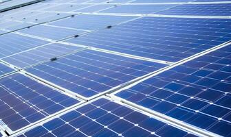 vert énergie attelé par solaire panneaux et photovoltaïque modules création en utilisant génératif ai outils photo