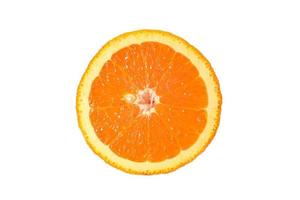 Tranche d'orange fraîche isolé sur fond blanc photo
