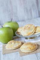 pommes vertes et tartes aux mains photo