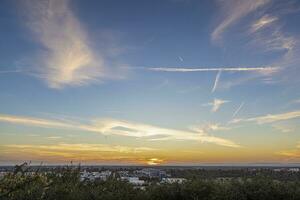 le coucher du soleil plus de le du sud toile de jute ville de moerfelden-walldorf près Francfort photo