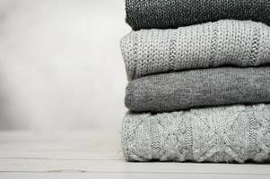 pull en laine grau confortable automne chaud photo
