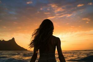 silhouette de une fille dans une maillot de bain sur le plage à coucher de soleil, femelle surfeur arrière vue dans mer à coucher de soleil, Oahu, Hawaii, uni États de Amérique, ai généré photo