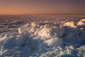 le paysage naturel avec la surface glacée de la mer photo