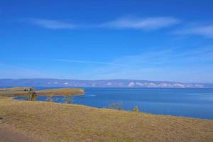 île du lac baïkal olkhon par une journée ensoleillée, irkutsk russie photo