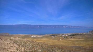 île du lac baïkal olkhon par une journée ensoleillée, irkutsk russie. photo
