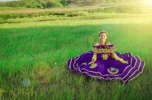 nicaraguayen femme dans populaire costume, nicaraguayen femme dans populaire costume photo