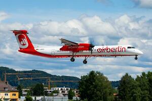 air Berlin passager avion à aéroport. programme vol Voyage. aviation et avion. air transport. global international transport. mouche et en volant. photo